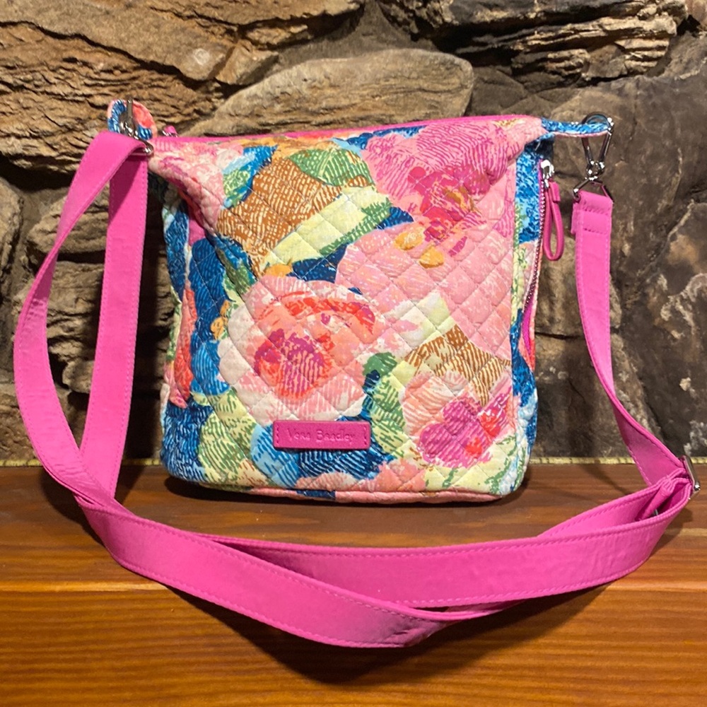 Vera Bradley beautiful condition crossbody bag